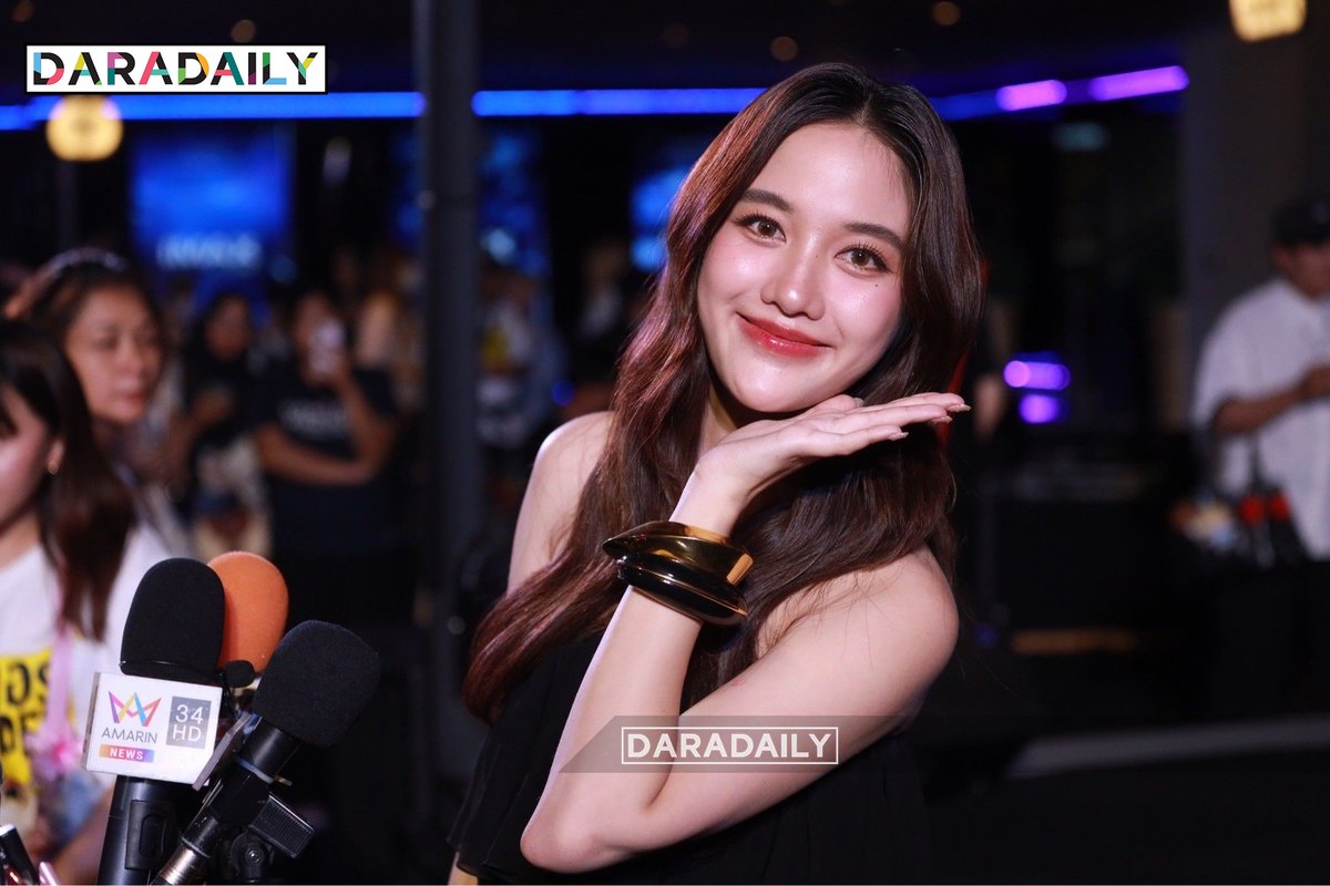 👻🤪ในหนังเรื่อง "ไรเดอร์" เล่นเป็นผีสาว แต่ชีวิตจริง "พี่ฟรีน สโรชา" สวยระดับนางฟ้านางสวรรค์ แค่ยิ้มที่มุมปากก็ทำใจแอดสั่นแล้ววววววว 😊✨
.
.
SAROCHA X RIDER MOVIE
#RiderMoviexFreen #srchafreen #ฟรีนสโรชา #ไรเดอร์เจอผี #ไรเดอร์ #RiderMovie #daradaily #ดาราเดลี่ #ข่าวบันเทิง