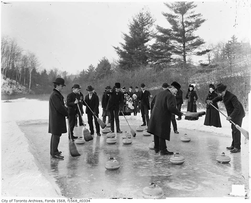 Toronto Archives (@torontoarchives) on Twitter photo A curling party 120 years ago in Swansea, 1904. 
 ow.ly/gnFP50UmLOA
#TOhistory A curling party 120 years ago in Swansea, 1904. 
 ow.ly/gnFP50UmLOA
#TOhistory