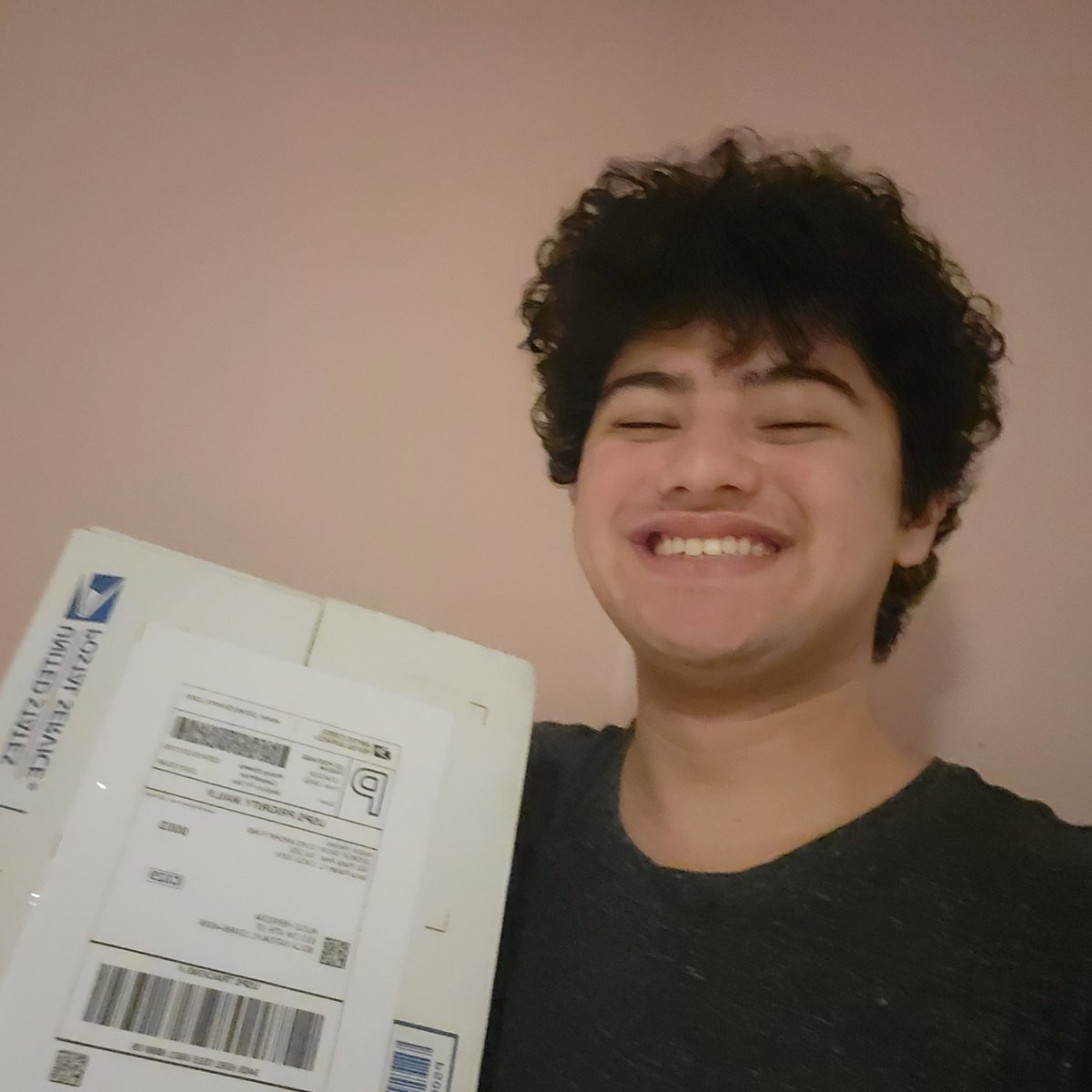 snowscholarship's tweet image. Our #SnowScholars are feeling the love! 💙 This program is one of their favorite services, especially during this busy and exhausting time of year. Thank you to everyone who supported the Care Package Program—you’ve brought joy and encouragement to 637 scholars this year!