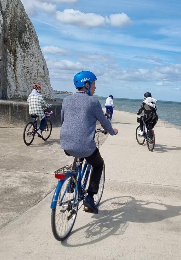 Kent Refugee Action Network (KRAN) (@_kran_) on Twitter photo Giving or receiving a new bike for Christmas? If so, we'd love the old one (adult size) for our young people. Please take it to our partners <a href="/BikeShedKent/">Bike Shed Kent</a>, or message us.
We're also asking for donations to buy helmets, lights etc: bit.ly/3D6s1SQ
Thank you. ๐ Giving or receiving a new bike for Christmas? If so, we'd love the old one (adult size) for our young people. Please take it to our partners <a href="/BikeShedKent/">Bike Shed Kent</a>, or message us.
We're also asking for donations to buy helmets, lights etc: bit.ly/3D6s1SQ
Thank you. ๐
