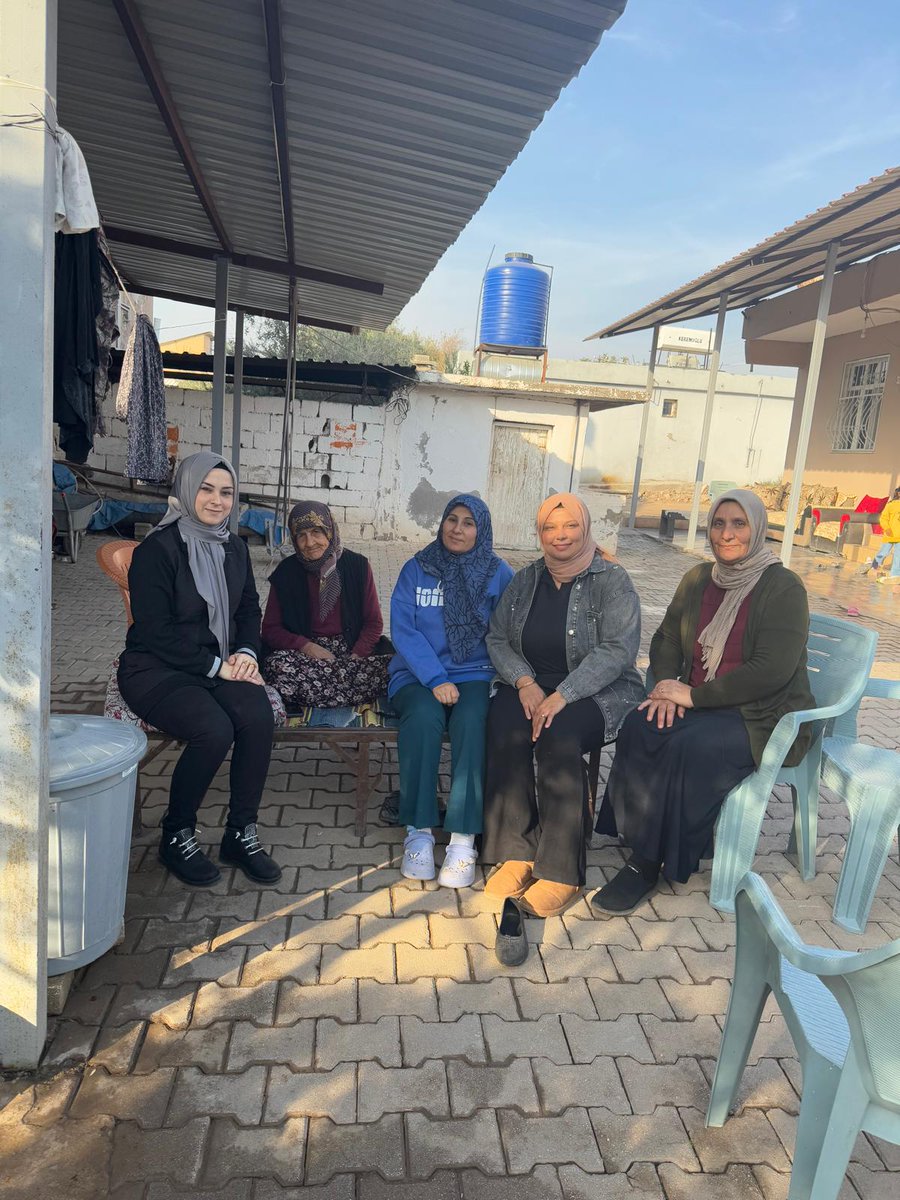 #BatıAyrancıMahallesi 
Kadın Kolları Başkanımız Kezban IRMAK ve yönetim kurulu üyelerimiz ile birlikte Gülizar DOĞU ve ailesine Ziyarette bulunduk.Sıcak sohbetlerinden dolayı teşekkür ederiz.
<a href="/mehmetonturktr/">Mehmet ÖNTÜRK</a> 
<a href="/DMustafaErdogan/">Mustafa Erdoğan</a>
<a href="/avfatmagulcalim/">Av. Fatma Gül Çalım</a> 
@ademyesildaltr 
@akadir_ozel