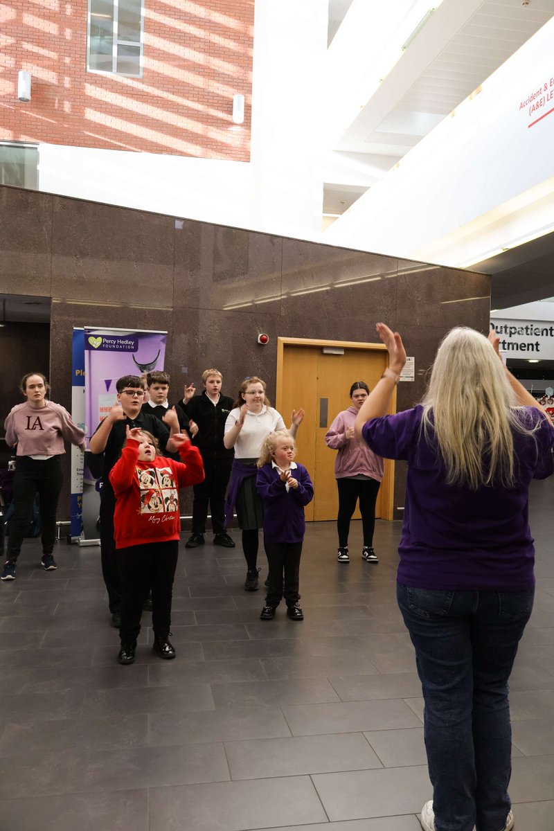 percyhedley's tweet photo. Our Signing Choir from Northern Counties visited the Royal Victoria Hospital in Newcastle for a performance, delighting the crowds with a selection of festive and pop music 🎶💜
#DeafAwareness #SigningChoir #RVIHospital #ThankYou #Christmas @NewcastleHosps @Newcastle_NHS https://t.co/SiWYF1BheM