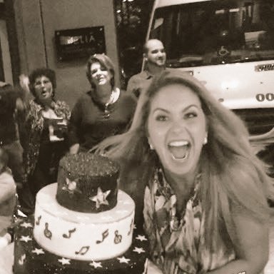 luciernagax28's tweet photo. Mi bebé estoy de cumpleaños 🎂🎂🥳 nada me haría más feliz que recibir tus saluditos 🎉 me harías ese enorme favor corazón @LuceroMexico te amo demasiado 💖😘😘 https://t.co/LHdXFDsnUx