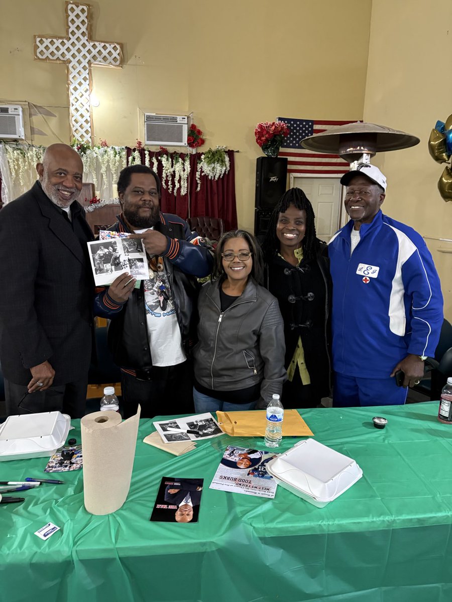 Great weekend from collecting can goods for Hosea Feeds to signing autographs for toys for the needy… those of us that have must share with those who do not …Have a Happy and Blessed Holiday Season…😊🙏❤️