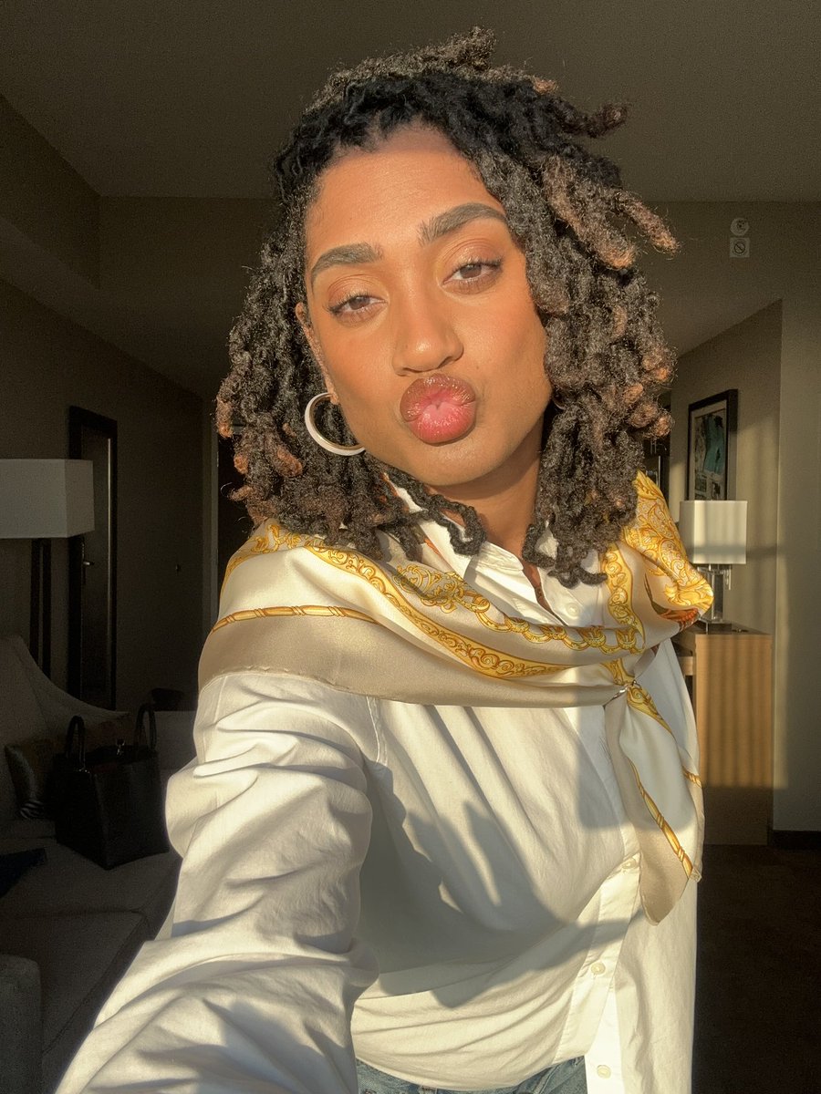 GMarie36's tweet photo. Stunning isn’t she? https://t.co/OsYhiL1Avj