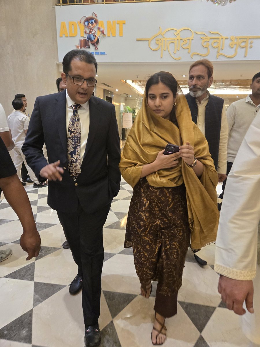 noor4you's tweet photo. With #iqrahasan #memberofparliament https://t.co/m1whqYDEfJ