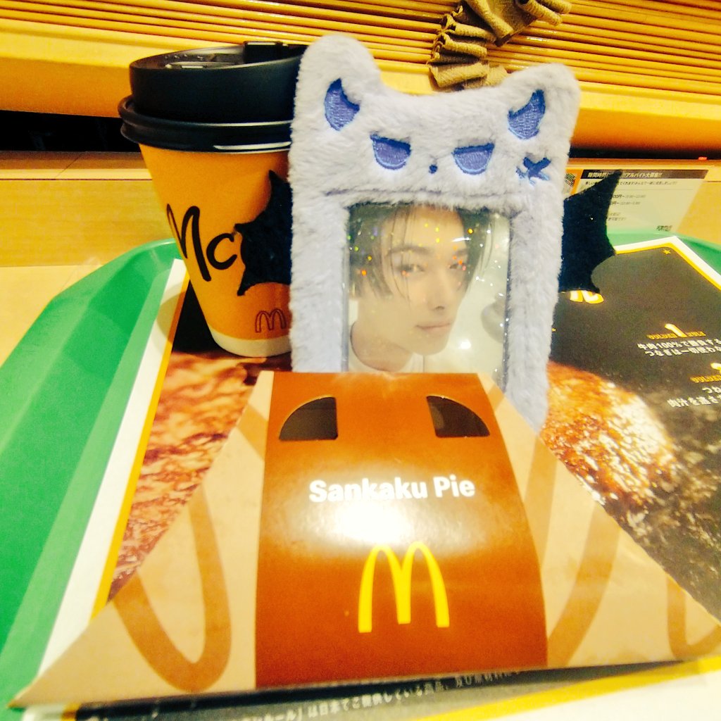 HRK_eee_'s tweet photo. ㊗12月9日の三角チョコパイ▲ https://t.co/T9fiVT4AAh