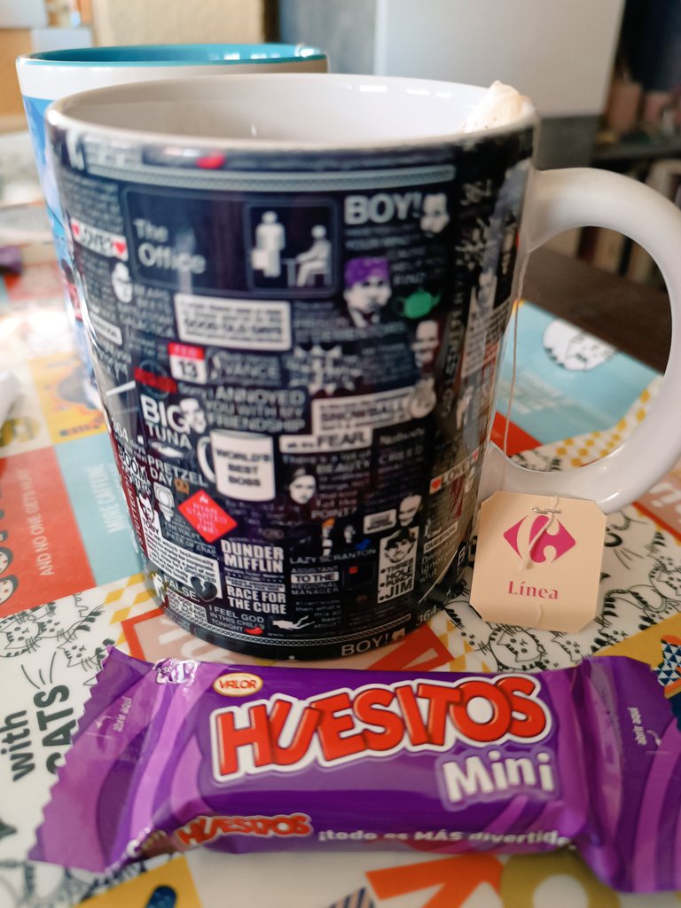 MariaysuMundo's tweet photo. De postre una infusión "Línea" y un Huesito porque esa es mi personalidad y no pienso renunciar a ella. https://t.co/5GSqT05WAO
