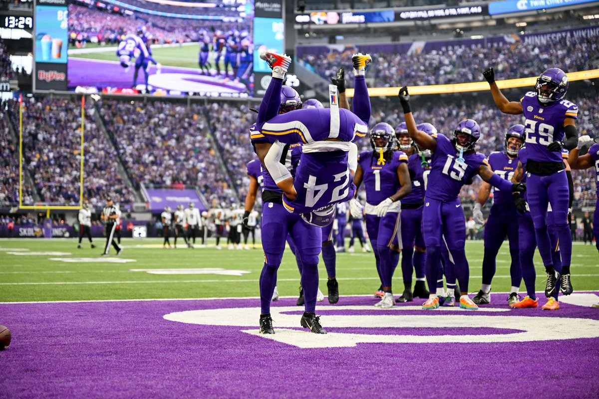 NoExcuses_23's tweet photo. Don’t forget to vote us to the Probowl! 🔥
@Cambeezy_ 
Josh Metellus #ProBowlVote 
Cam Bynum #ProBowlVote https://t.co/YxRDeEAhzK