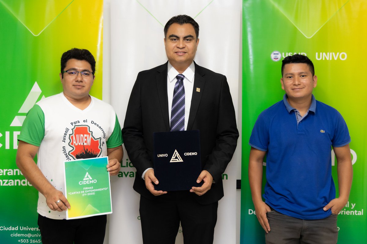ElCidemo's tweet photo. 📜 CIDEMO-UNIVO firma alianza con AJUDEM en Morazán 🌟

CIDEMO-UNIVO firmó una carta de entendimiento con la Asociación Juvenil para el Desarrollo de Morazán (AJUDEM) con el objetivo de promover la democracia, la participación ciudadana y el desarrollo sostenible en la Región Oriental. 🚀 @univosm @USAIDES 

#CIDEMO #UNIVO #LiderandoConVisión #AvanzandoConAcción