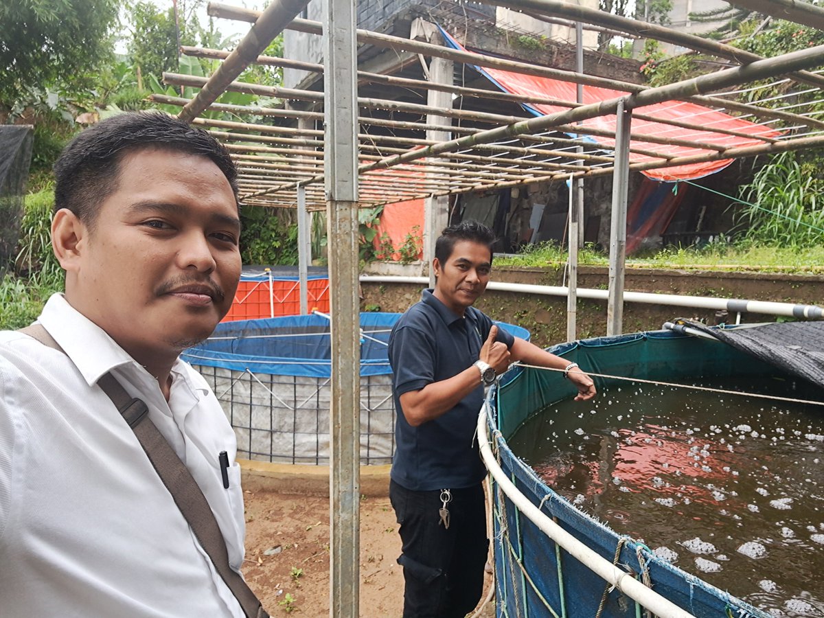 AgungDelly's tweet photo. Selasa ( 03 / 12 ) Delly Agung Rifansyah Luhkan Kabupaten Bogor, di Kelompok Putra Mandiri Desa Banjarwangi Kecamatan Ciawi , Kegiaan Monitoring Usaha Pembesaran ikan Nila Kelompok. #giatluhkansatmingkalbogor #Kabbogor #Aktivitas #Budidaya https://t.co/XrbyzHSZK5