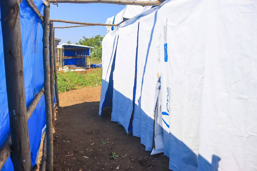 UgandaRedCross's tweet photo. 📌 Emergency latrines have been completed to address the growing sanitation needs of the camp population. Sensitization on proper use and maintenance of these facilities is ongoing.
#HumanityNeedsYou
#SavingLives
#URCSAt60
@DrBrianBilalK @NTALEEMMANUEL_ @JoelKitutu https://t.co/ZP4LfNhc0j