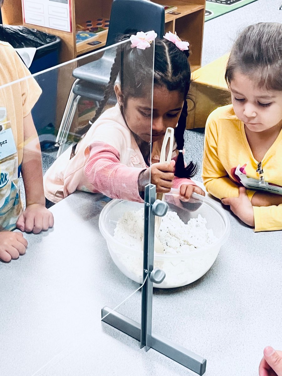IsaacsECS's tweet image. Today&apos;s &quot;Make it Fun Monday&quot; comes from Ms. Ochoa&apos;s class. They made cookies to go in their hot chocolate stand. All types of learning is included in these activities and what a fun way to learn! #MakeitfunMonday #PoweredbyLearning @Plano_Schools