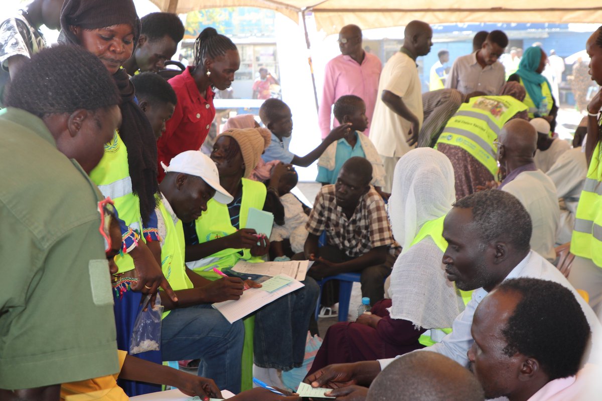 WHOSouthSudan's tweet photo. Cholera vaccination campaign kicks off in Renk County!!

Today marks the start of the oral cholera vaccination campaign in Renk County, where an outbreak was declared months ago. thanks to funding from @Gavi and support from @WHOSouthSudan, @unicefssudan and other partners. https://t.co/x1v3ObGGS4