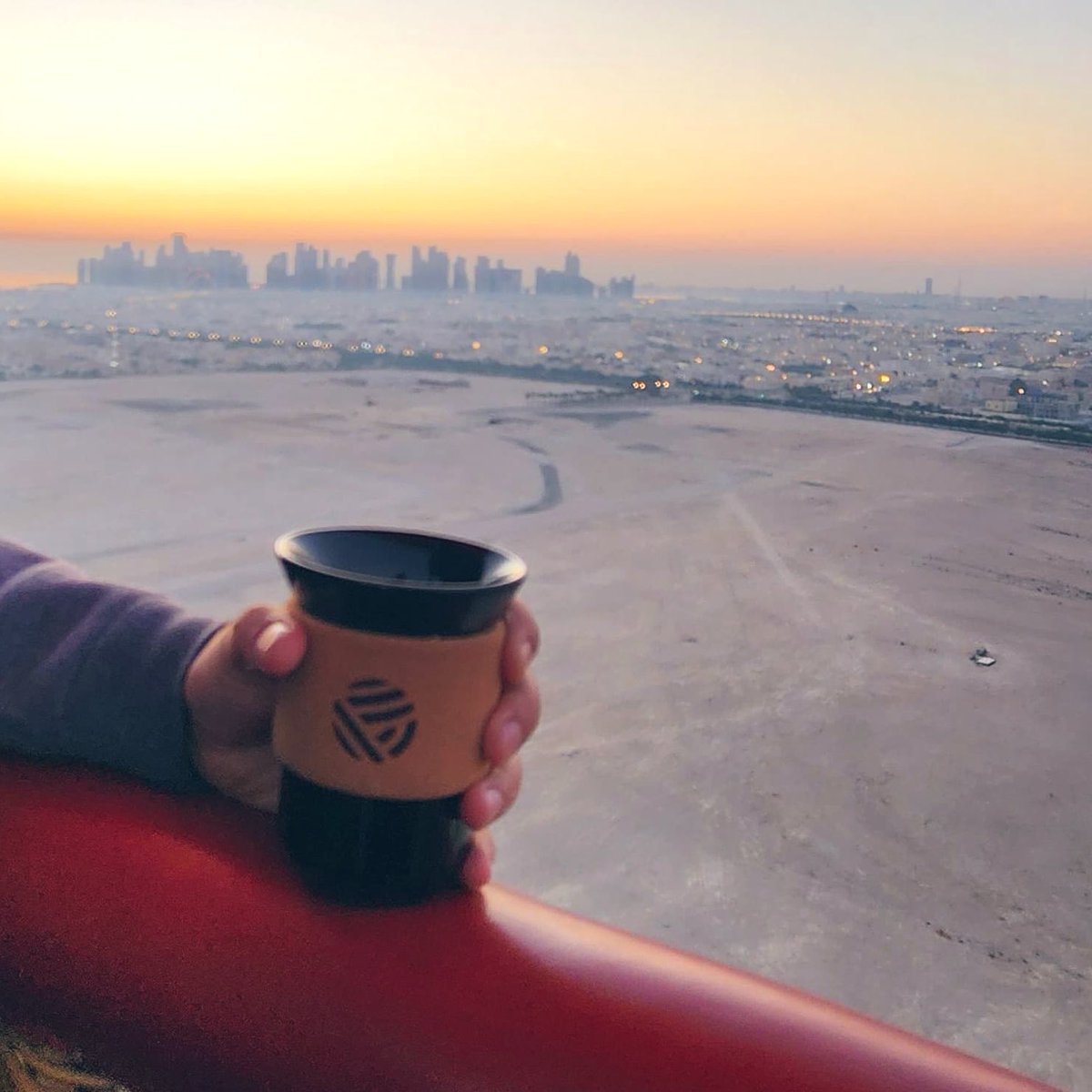 empirecof's tweet photo. من فوق سماء قطر الجميلة نصحبكم مع كوب قهوة امباير اللذيذة ☕️🇶🇦 https://t.co/RlYXvzkcTr