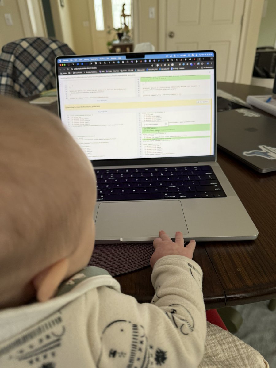 deborachu's tweet photo. Management is pretty hands on these days. https://t.co/neyzDgWNBu