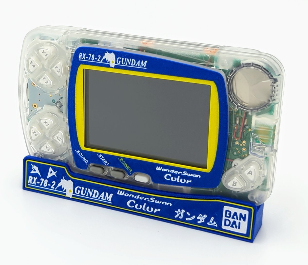 Clive_Frog_2_0's tweet image. The official wonderswan with this faceplate costs an arm and a leg. 

I'll make my own.

#Wonderswan
#Gundam 
#Bandai