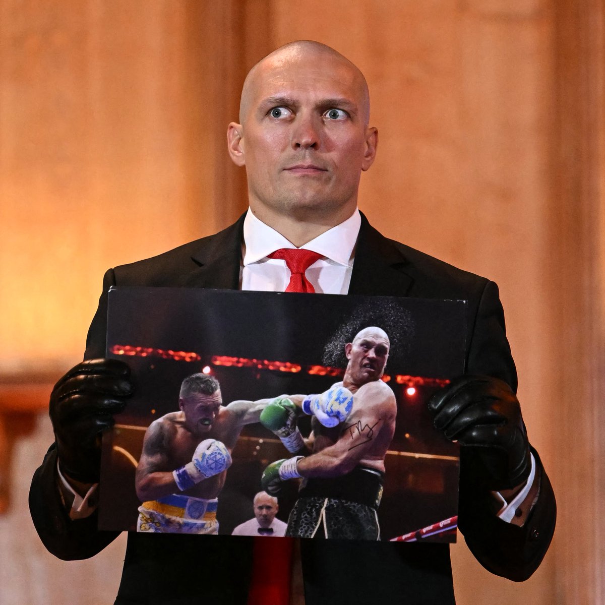 DAZNBoxing's tweet photo. Repeat or Revenge? 👀

#Usyk2Fury | #RiyadhSeason | Dec 21, live on DAZN | Click link in bio to buy | @Turki_alalshikh https://t.co/cQhFBpQkz9