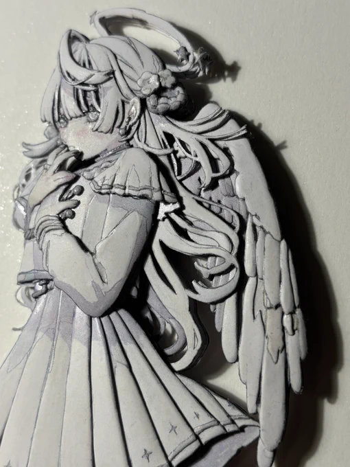 開催まであと2日。オカユウリさん × yluさん2人展「 #エーテルと白く溶ける 」@ぎゃらりぃあと(大阪府大阪市北区) 12/11(水)〜12/15(日)メインビジュアルの白い子たちを立体化しました。会場で是非実物をご覧ください。 #シャドーボックス 