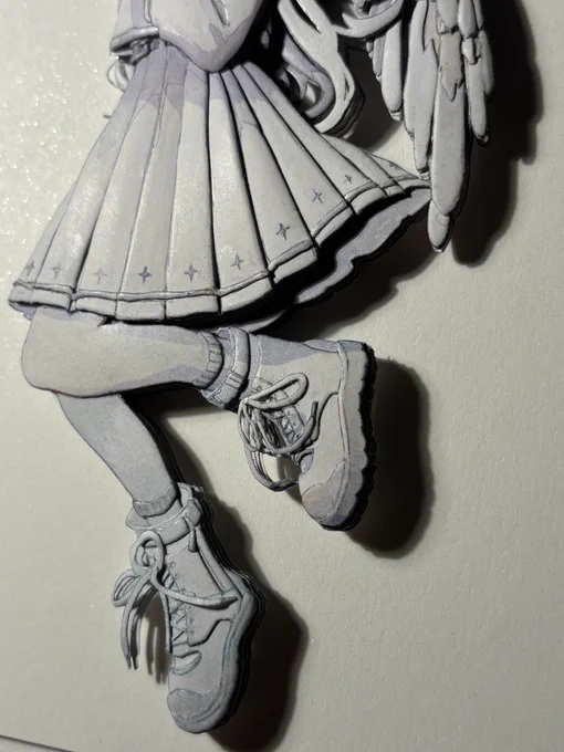 開催まであと2日。オカユウリさん × yluさん2人展「 #エーテルと白く溶ける 」@ぎゃらりぃあと(大阪府大阪市北区) 12/11(水)〜12/15(日)メインビジュアルの白い子たちを立体化しました。会場で是非実物をご覧ください。 #シャドーボックス 