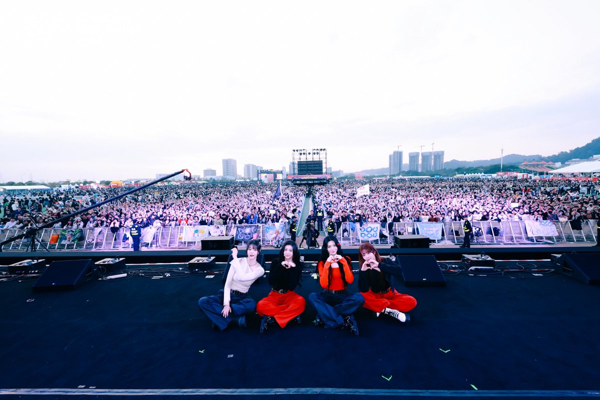 cleaaan1's tweet photo. 241207  tripleS strawberry music festival HQ

#tripleS #트리플에스 #トリプルS #トリプルエス #トエス #카에데 #Kaede #山田楓 #코토네 #Kotone #嘉味元琴音 #신위 #Xinyu #周心语 #린 #Lymn #川上凜 https://t.co/Tm2SoqAiNE