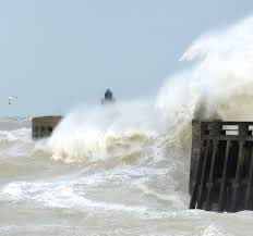 Des nouvelles du Ministre démissionnaire Guillaume Kasbarian après le passage de la tempête Darragh? Sinon les agents des différentes fonctions publiques ont passé le week-end sous la pluie et face au vent.