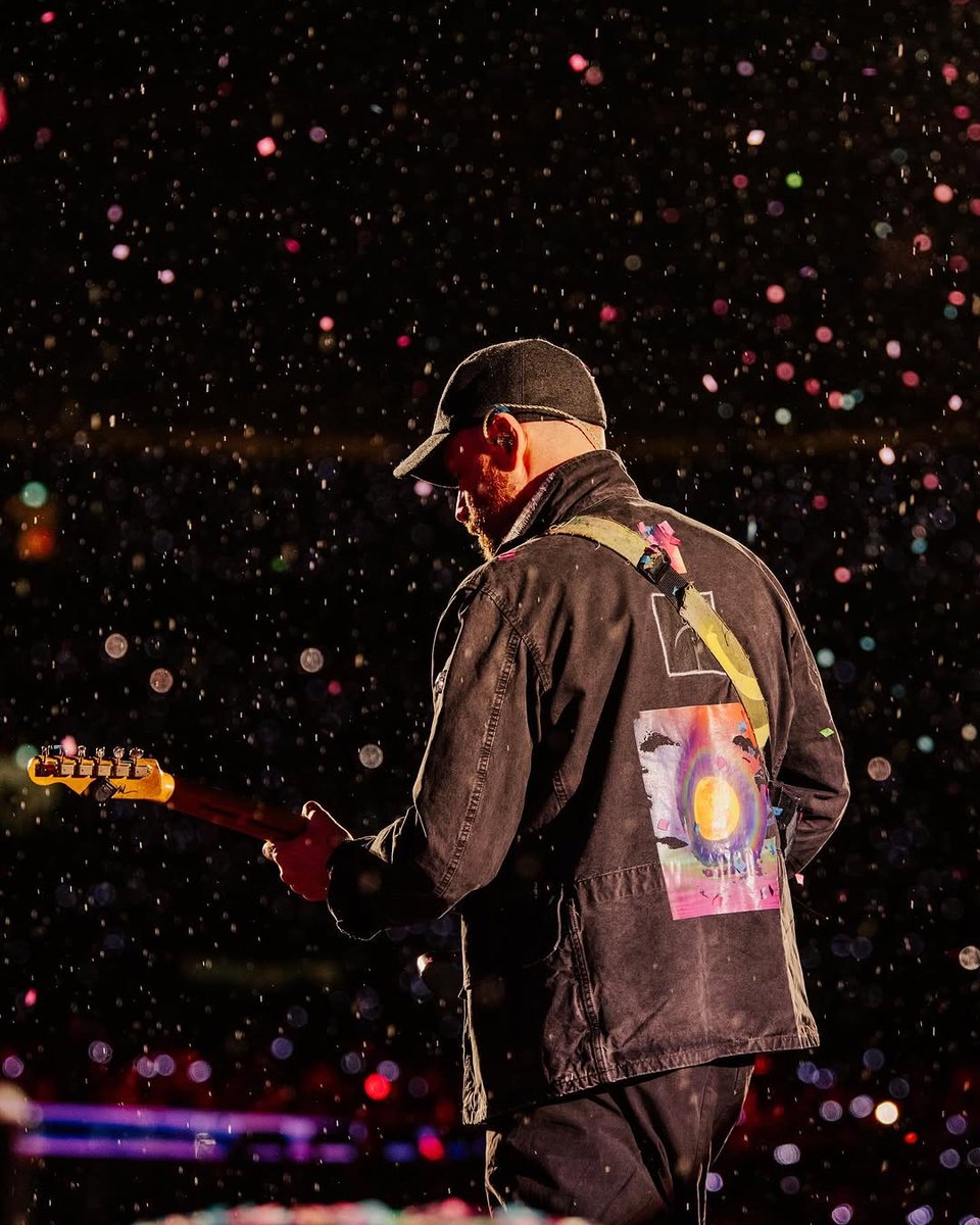 TicketmasterME's tweet photo. ONE month to go until @coldplay light up Abu Dhabi with their magic โจ Are you ready to experience paradise? ๐ช๐โค๏ธ
#repost @coldplay
#ticketmasterme #mots https://t.co/Uq6ElZ6s6o