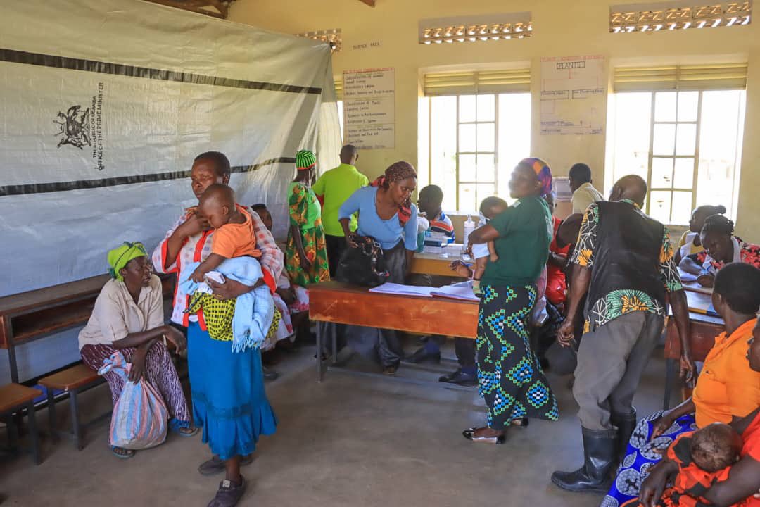 UgandaRedCross's tweet photo. @UgandaRedCross emergency medical team attended to 113 cases survivors of the at the camp yesterday, all of which were managed onsite.
👉🏾 A standby ambulance is available for any necessary referrals.
#HumanityNeedsYou
#SavingLives
#URCSAt60 https://t.co/X7DXJvVbpt
