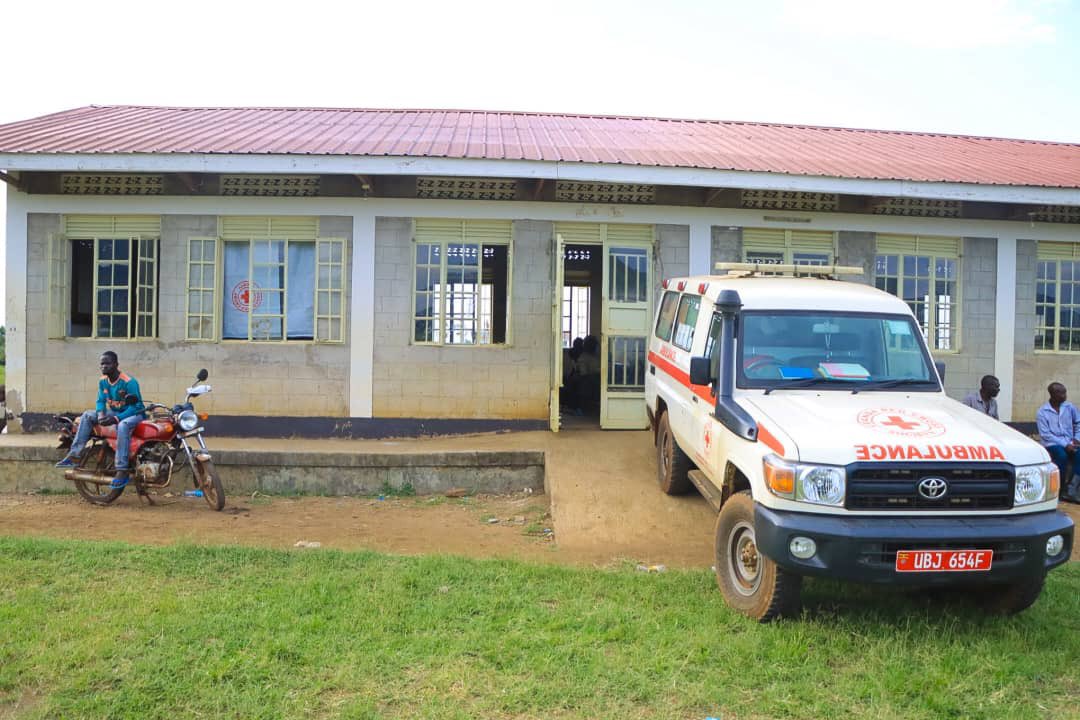 UgandaRedCross's tweet photo. @UgandaRedCross emergency medical team attended to 113 cases survivors of the at the camp yesterday, all of which were managed onsite.
👉🏾 A standby ambulance is available for any necessary referrals.
#HumanityNeedsYou
#SavingLives
#URCSAt60 https://t.co/X7DXJvVbpt