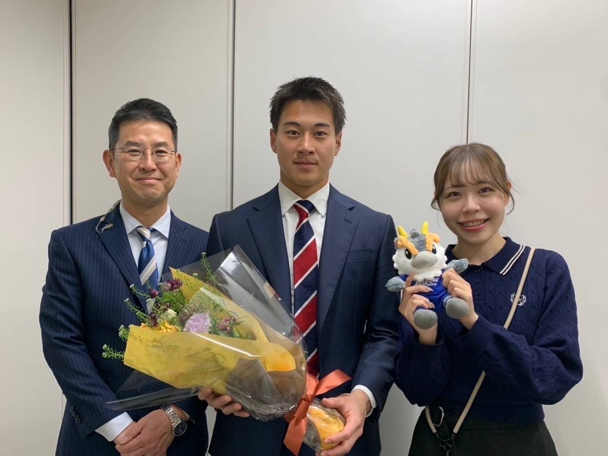 人生初の生放送に緊張しまくり、、笑
ありがとうございました🙇‍♂️😂