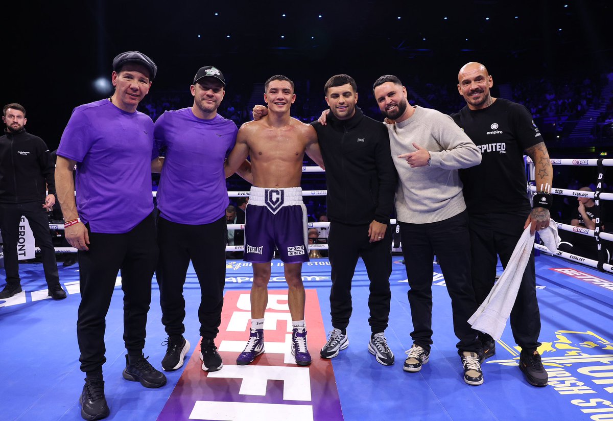 OneEmpireJamie's tweet photo. Had the pleasure of working with this young man @CameronVuong and the team a couple of weeks back in a cracking fight showing serious balls taking this bout so early on in his career, not many would have done the same!!
•
#cutman #handwraps
•
@EmpireFS_
@matchroomboxing https://t.co/bIaLm4E1X1