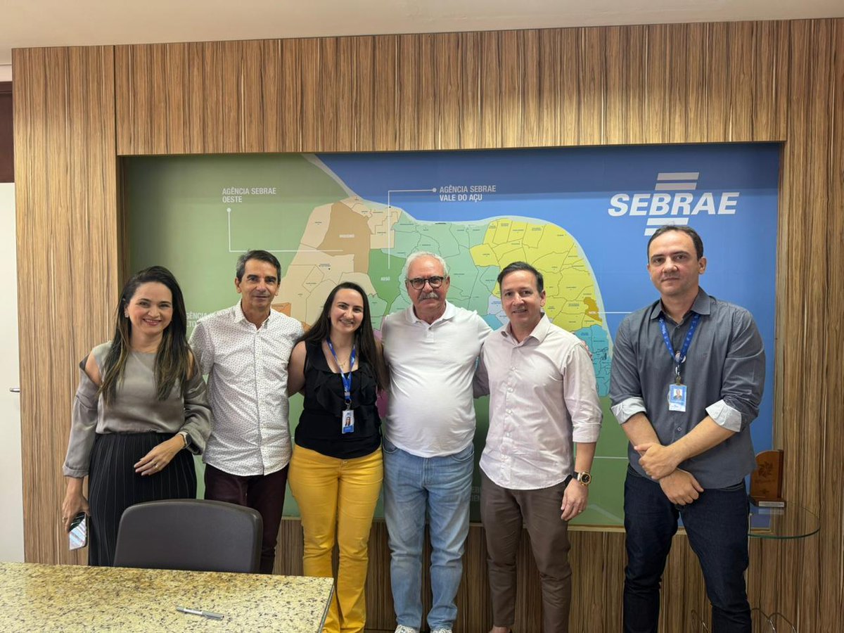 abihrn's tweet photo. O diretor Edmar Gadelha, esteve reunido nesta manhã (09), com o superintendente do Sebrae RN, Zeca Melo, o diretor técnico João Hélio, a gerente Verônica Melo, e o analista técnico, Yves Guerra , para uma visita de cortesia e relacionamento. https://t.co/3rXfwFEeuA