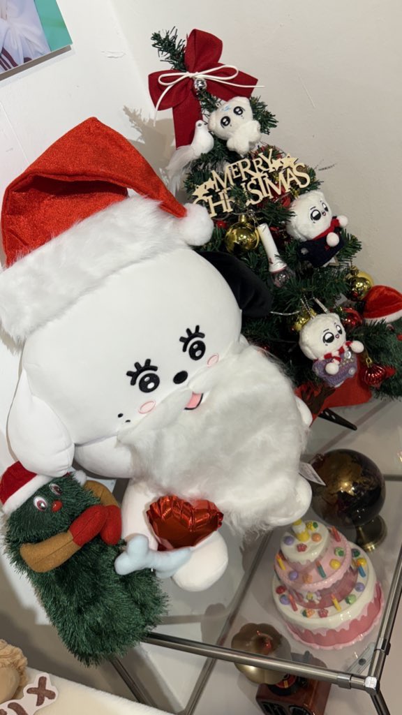 sieunimanimo's tweet photo. 예은아 생일축하해 🥳🥳🥳🥳🥳🍀
#이번주는_생일요정으로_등등장><
#오늘은_재이와_행복만땅 https://t.co/6aS23AiE4D