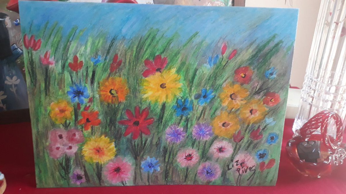LizPires2023's tweet photo. Let's make our day more colored! It is my way to wash away the problems of my mind. May you can do it too.
#LizPiresArt 
#oilpastelchalk 
#flowers
#art
#cleanyourmind