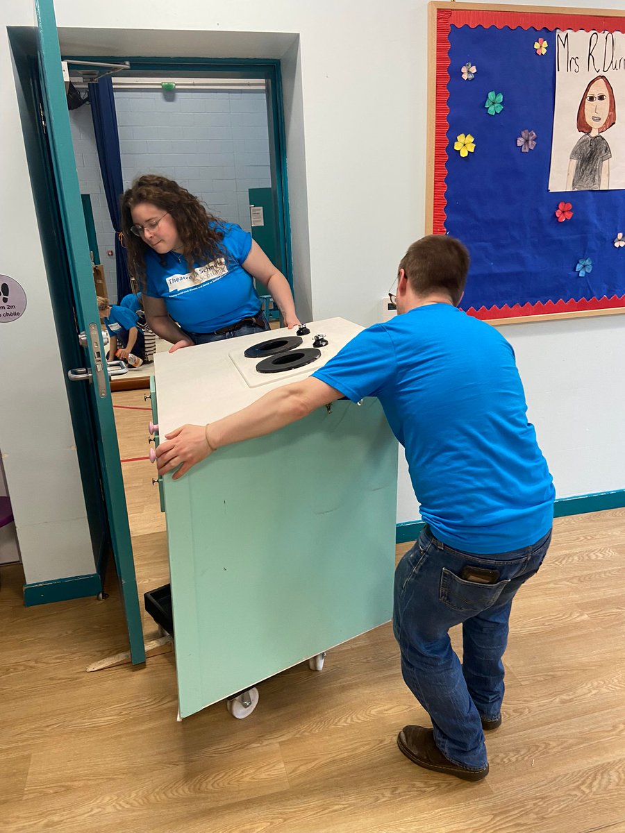 ImaginateUK's tweet photo. Ginger took the biscuit! 🎂🍪

What a time we had on tour across Scotland, bringing the kitchen to school halls up and down the country.   ✨ Thanks to the whole team for a tour filled with lots of gingerbread. 👏

Produced by @TortoiseinaNut 

@tiss_scotland @NTSonline https://t.co/D6nKseTIFW