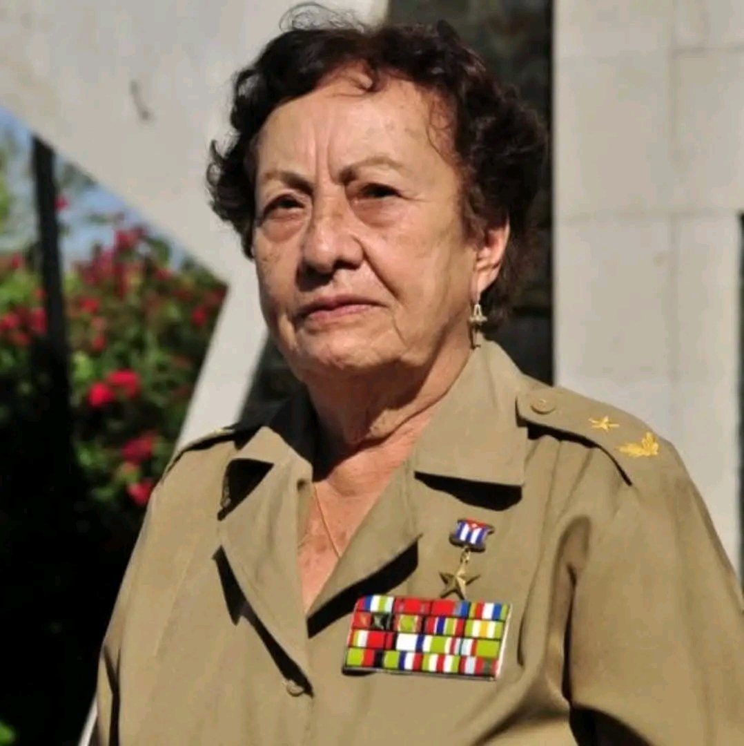 Muchas felicidades! Gracias por tanto. #LaHabanaViveEnMí #MujeresEnRevolución