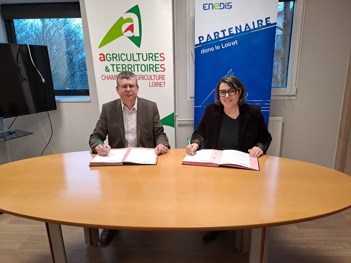 🚜Sécuriser, prévenir et accompagner : Enedis et la chambre d'agriculture du Cher et du Loiret ont renouvelé leur partenariat. L'objectif ❓ Sensibiliser à la #sécurité aux abords des lignes #électriques et soutenir la transition #écologique en milieu agricole 🌍