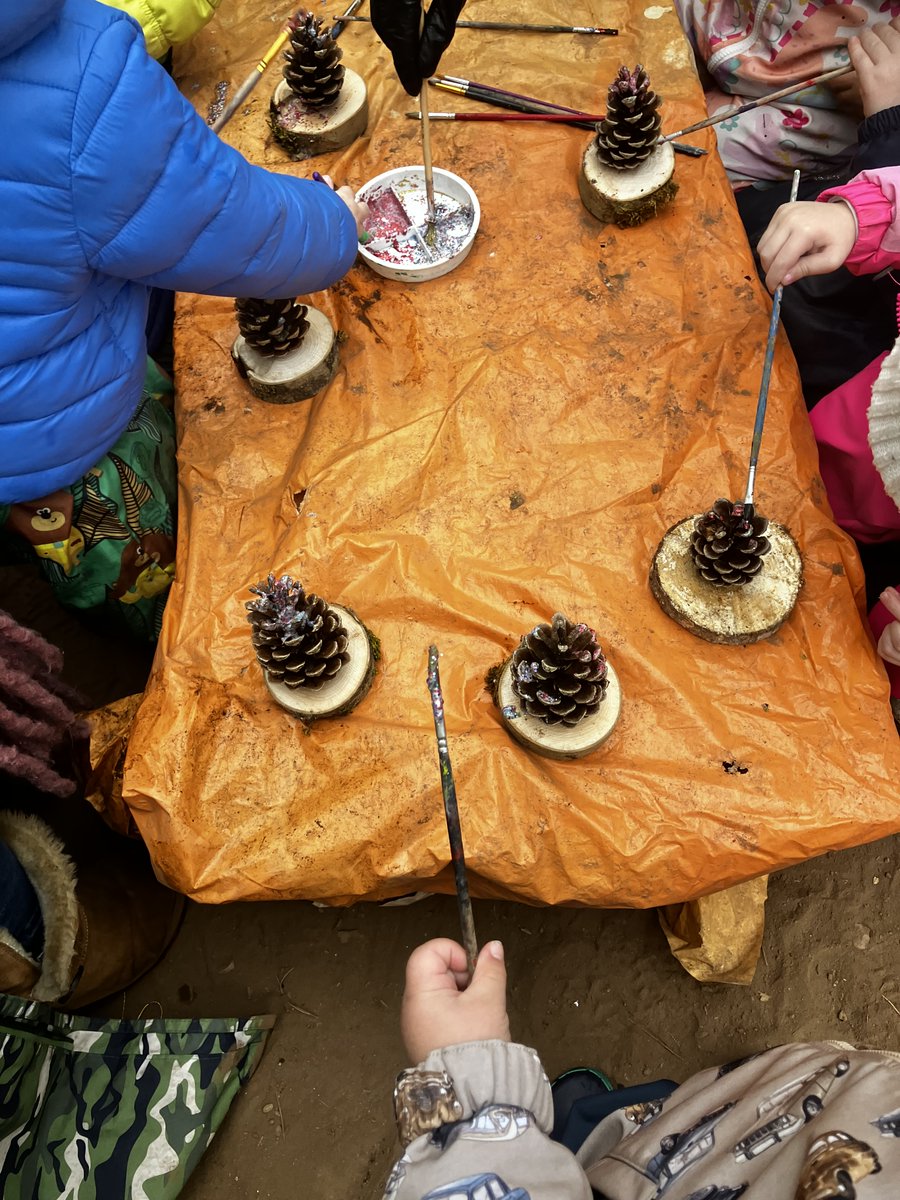 RoslistonEnvEd's tweet image. Look at these super cute mini Christmas trees the Saplings made last week..
Join Saplings Preschool Weds 11th Dec 10.30-11.30am for fun in our wood & play in our sheltered area.
£6 per child. Discounts for siblings & childminders
More info: rosliston@southderbyshire.gov.uk
