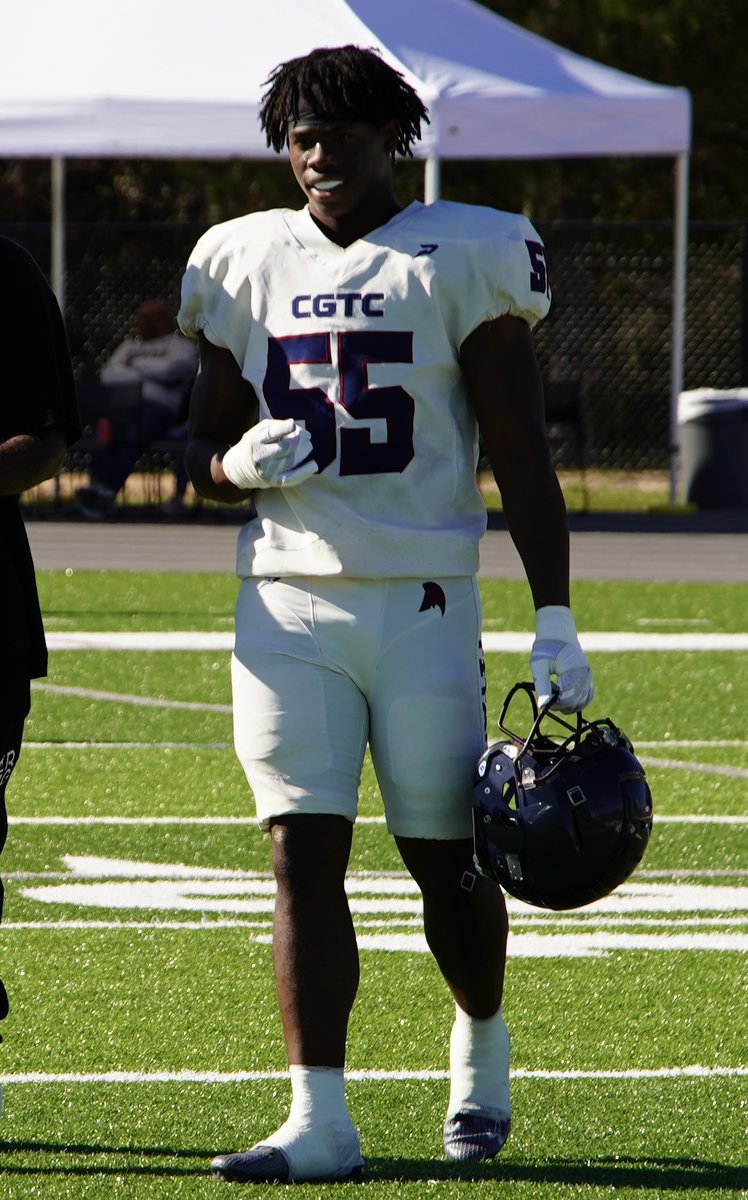 DemontrielJ's tweet photo. @CoachHJSimpson @height_romello Demontriel Price Jr. 
LB,DE, SPL
Central Georgia Tech 
@CGTCAthletics
3.3 gpa 
6’1 
215lbs 
https://t.co/GcJNX0toF5 https://t.co/FgnDQu5NfG