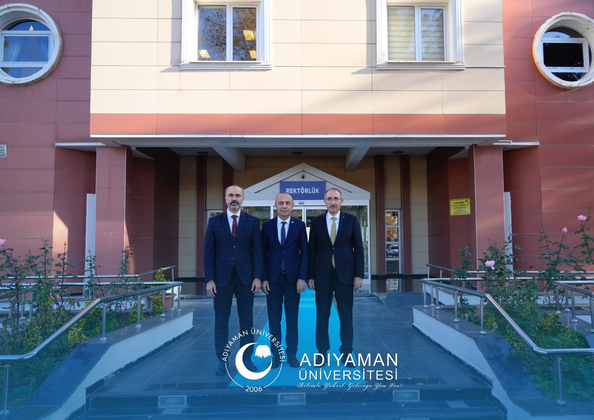 profmehmetkeles's tweet photo. 📌 Eğitim, bilim ve kültür alanında ortak projeler geliştirmek ve üniversiteler arası iş birliğini güçlendirmek amacıyla Bayburt Üniversitesi ile iş birliği protokolü imzaladık.

✨Bu protokol; iki üniversite arasında bilgi paylaşımı, akademik etkinlikler ve öğrenci değişim programlarını kapsamakta her iki üniversitenin gelişimine katkı sağlamayı amaçlamaktadır. 

✨İmzaladığımız protokolün hayırlı olmasını diliyor, iş birliğimizin başarılı projelerle taçlanmasını temenni ediyoruz.

@Bayburtedu @MutluTurkmen