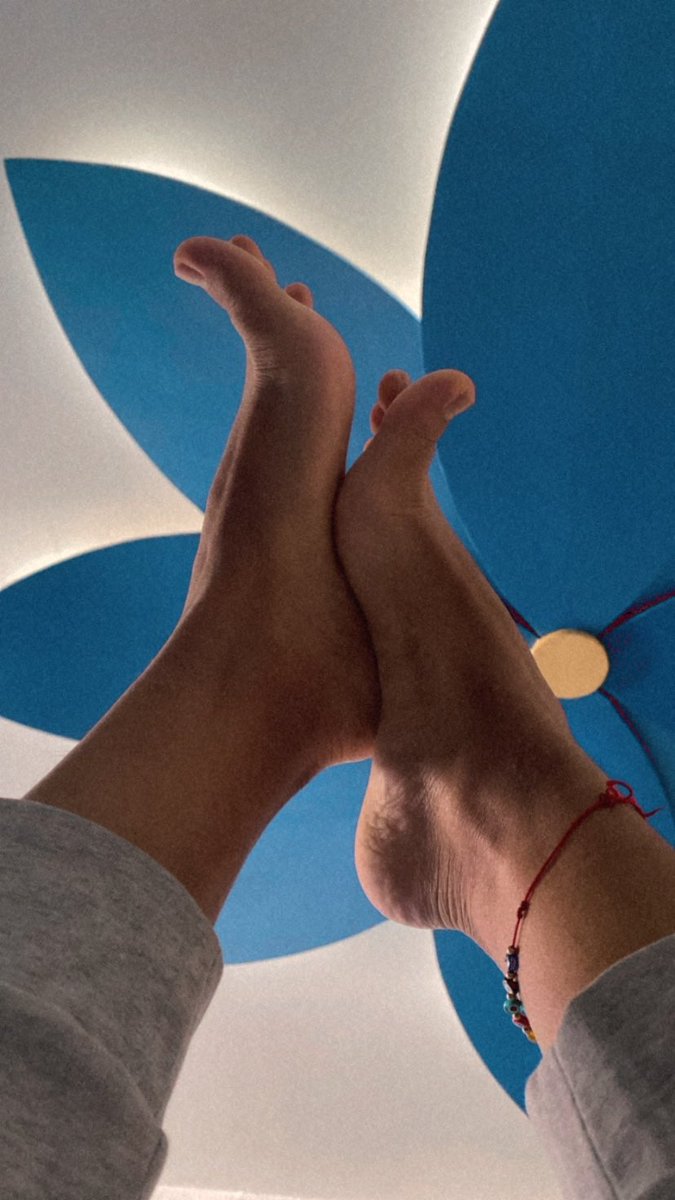 Adorablefeett's tweet photo. Sígueme y te envío un regalo 🎈🎁🙂‍↔️
#feet #pies #dedos #amigos #friends https://t.co/kcHCcNz0pu