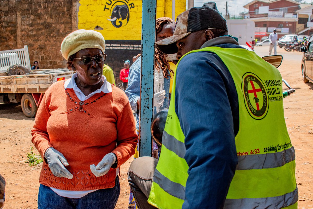 AfricaAmani's tweet photo. Our community clean-up 🧹 provided a platform to sensitize local business owners and boda boda riders on the importance of proper waste disposal. 🗑️ Clean environment, peaceful community, sustainable future.@gnwp_gnwp
#WPS4ClimateAction #PeaceAndClimate https://t.co/2RxD0IQeIN