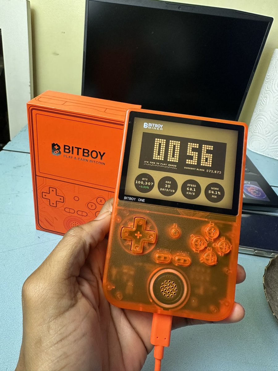 a9d_84's tweet photo. Already unboxed 😁video s👀n maybe lol grab yours on @MEonBTC 🔥@BitboyOne 🚀
#bitboyone #btc https://t.co/KxCHIar1xs