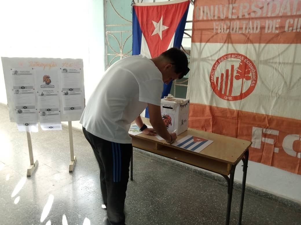 EcoUpr's tweet photo. Comienza así nuestro proceso eleccionario para elegir a nuestros nuevos representantes 
#uprporlaexcelencia
#orgulloUPR
#ODS14 https://t.co/v9vyziYdnG
