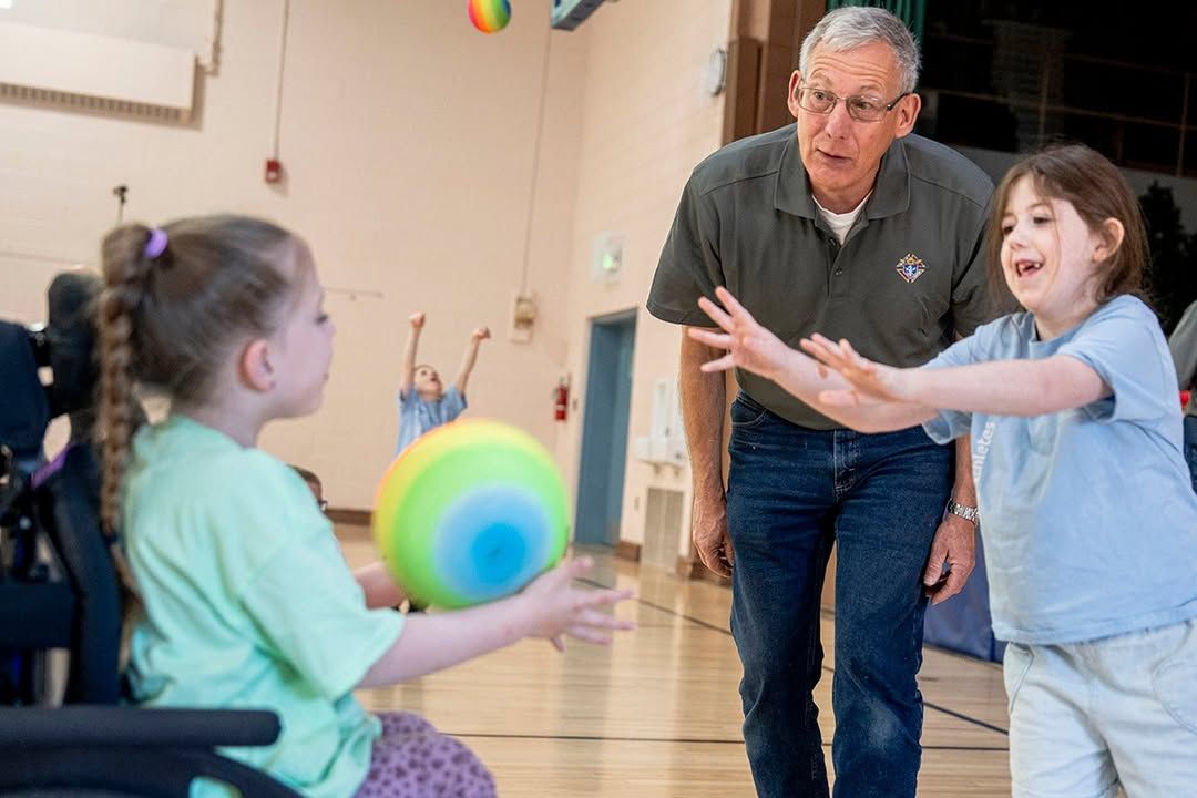 SONewHampshire's tweet photo. Read about the Knights of Columbus Council 428 in the Lakes Region and the Young Athletes Program here:
https://t.co/Wuu0o7TTs5
#sonh #specialolympicsnewhampshire #specialolympicsnh #choosetoinclude #youngathletesprogram https://t.co/j65uu5GJeh