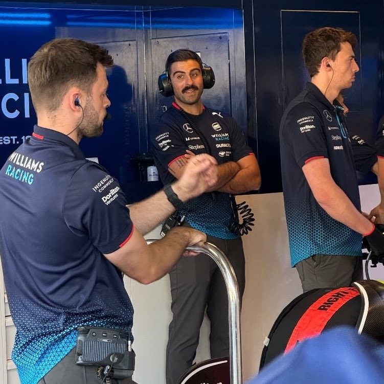 SAINZLOVERS's tweet photo. PIERLUIGI IN BLUE AHHHH 😖💙 https://t.co/y2yzi6xkdh