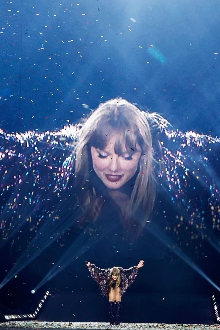 Despues de 21 meses y 149 shows The Eras Tour ha llegado a su fin ❤️‍🩹
Le agradecemos a Taylor por hacer esta música que nos une tanto a todos y le agradecemos a todos los fans que fueron y los que nos acompañaron de otras formas
“It was the end of an era, but the start of an age”