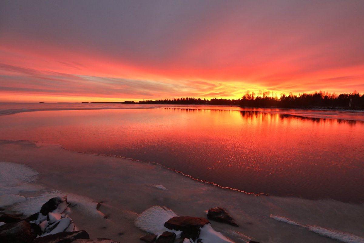 PHatunen's tweet photo. Hyvää maanantai-iltaa. Have a fine evening. Kuva 9.12.2024. https://t.co/Dl5CgOEPcv