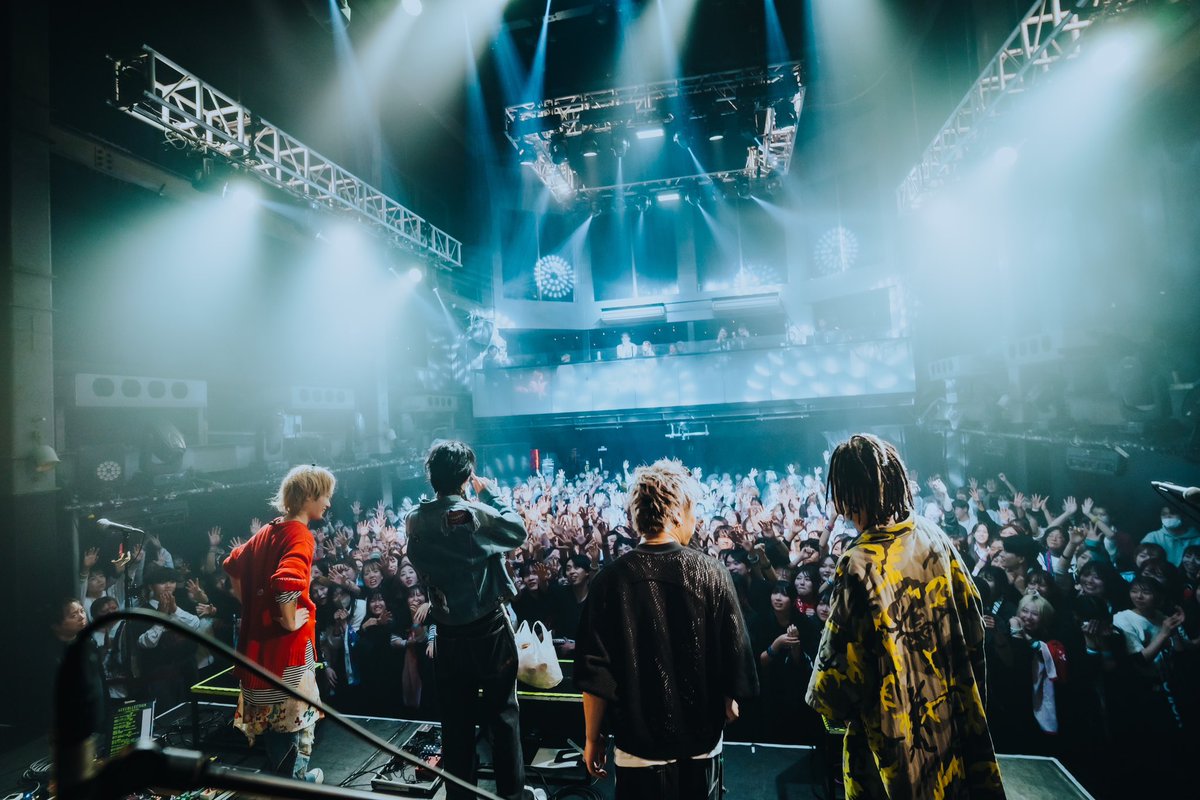vo_tatsu's tweet photo. LIVE TOUR 2024 LUCKY GARDEN
TOUR FINAL 渋谷 WOMB
ありがとうございました！

そして本日は
ACE COLLECTION 結成7周年
いつも沢山の幸せをありがとう
一緒に夢を見てくれてありがとう
ACE COLLECTION8年目もよろしくね！ https://t.co/3QRheHXzWy