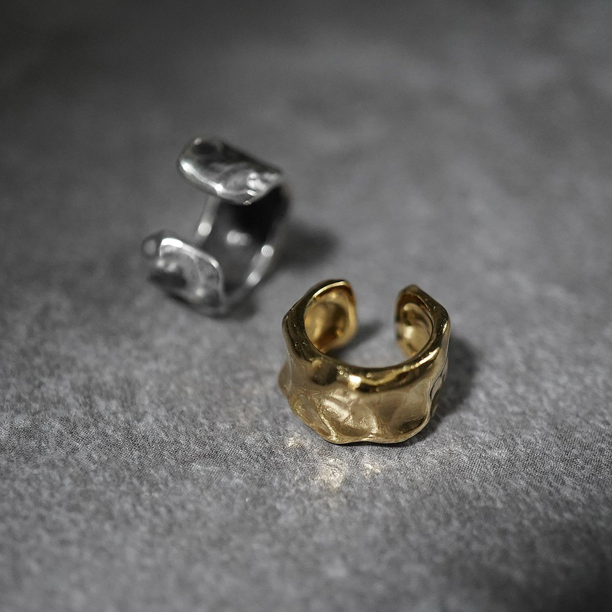 DECIDED0719's tweet photo. [ ONLINE STORE ]

KENZO UEKI × DECIDEDコラボアクセサリー
オンラインストアでの受注販売を開始致しました。

◼︎受注期間 〜12/24 23:59まで

オンラインストア特典 : 直筆サイン入り撮り下ろしポストカード ver.B

ご購入はコチラ
▶️ https://t.co/NIRAWcSvvY

是非ご覧ください

#植木建象 https://t.co/ONQZWWTg3y